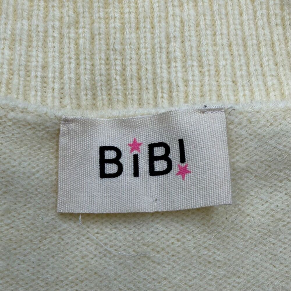 BiBi Flower Pattern V-Neck Sweater in Cream, Size Large. - Picture 3 of 4